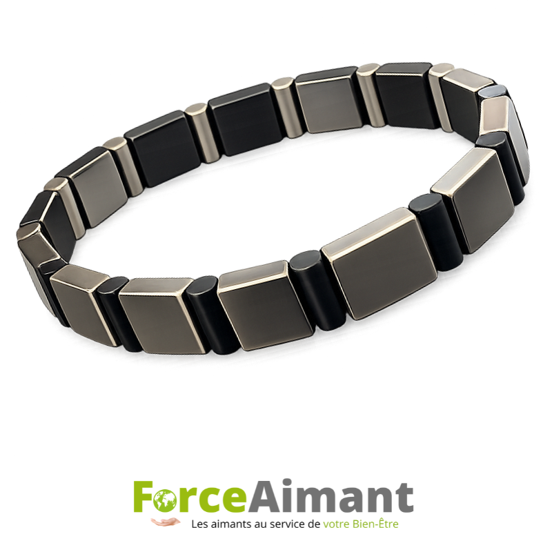 Bracelet 100 % magnétique 14 carrés métal en gros plan avec finition brillante en acier inoxydable.