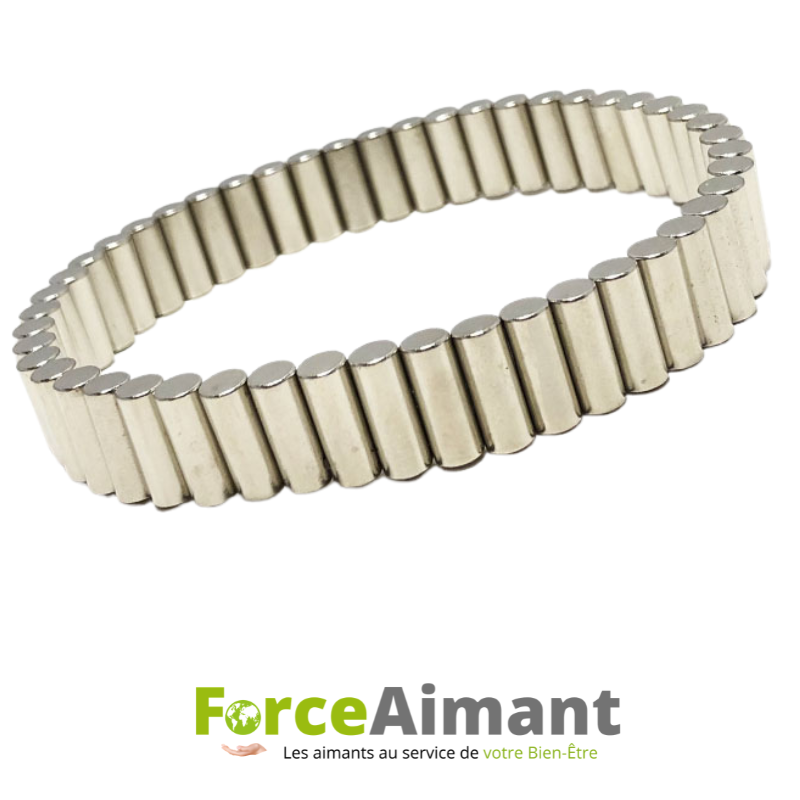 Bracelet 100 % magnétique métal avec finition élégante.